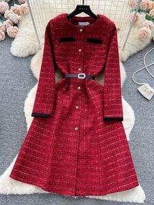 Платье из двух частей, осень и зима, роскошный стиль, винно-красный твид, миди, элегантное однобортное шерстяное платье с круглым вырезом и длинными рукавами 231115
