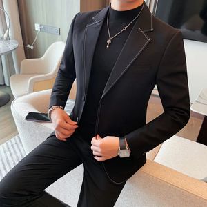 Męskie garnitury Blazers Wysokiej jakości biznes Formalne noszenie Kurtki Blazer dla mężczyzn Odzież Wszystkie dopasowane dwa przyciski Slim Fit Casual Suit Coats Tuxedo Black Sale 231116