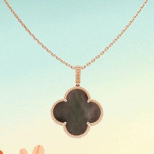 Four Leaf Clover Big Necklace Natural Shell Gemstone 925女性のためのシルバーデザイナー