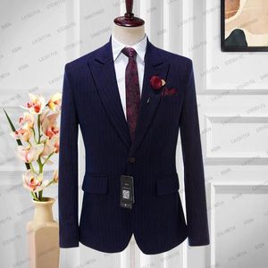 Mäns kostymer 2023 Men's Suit Dark Blue Peaked Lapel Red Diagonals Fit Business Regular Tuxedos For Wedding Custom Made Jacket Blazer Coat