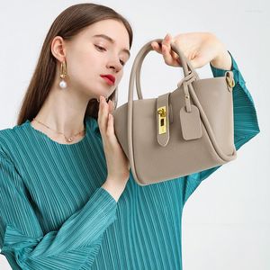 Bolsas noturnas 2023 Moda de bolsa feminina Couro de um ombro de luxo de lichia Balde