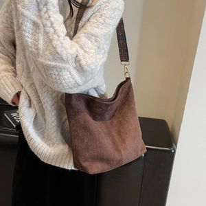 Вечерняя сумка для покупок, однотонная замшевая стильная сумка-бродяга большой емкости, винтажная модная сумка с широким ремешком с принтом на осень-зиму 231116