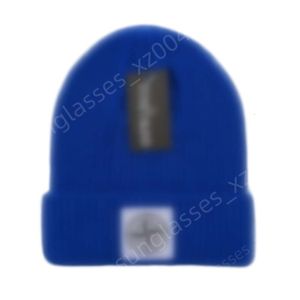 Stones Designer Designer Island Hat di alta qualità Cappello invernale Cappello Cappello Fashion Autunno Cappello Autunno per donna Skull Outdoor 17 Colori Cappelli Bernia S-6