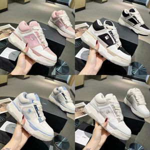 Basketball SKEL TOP high quality shoes Bones Casual Shoe RUNWAY Men Women running Black White Leather Lace Up Skelet Bones bread Casual shoes