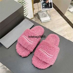 Lyxdesigner Winter Fur Fluffy Furry Cotton Slippers Womens Slippers Ladies Wool Slides Bekväma fuzzy flicka Flip Flop Slipper Eur35-40