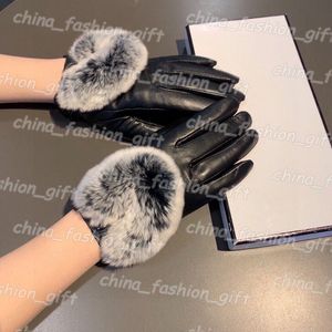 Leather Gloves Women Designer Mittens Winter Plush Lining Sheepskin Gloves Touch Screen Gloves Christmas Gifts With Box