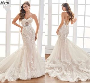 Sweetheart Lace Sirena Abiti da sposa Bohemian Country Senza maniche Plus Size Abiti da sposa Tromba Lunga Corte dei treni Backless Sexy Abiti da sposa CL2936