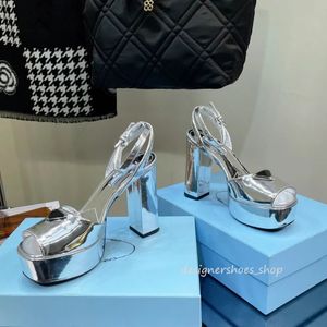 Raso Platosu Metalik Peep-Toe Platform Platform Sandalet Tutkun Blok Yüksek Topuklu Ayak Bileği Heal Pompalar Kadın Lüks Tasarımcı Ayakkabı Kadın Fabrika Ayakkabı Boyutu 35-42