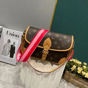 2023 Dauphine Fashion Bags Axel Women's Handbag Designer Brand Messenger Bag Wallet Purse Crossbody Women Wallet Bag56