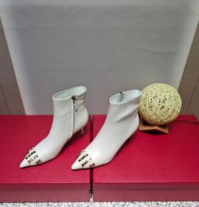 جودة جديدة ذات جودة جديدة من إصبع القدم Martin Boots رفيع عالي الكعب امرأة قصيرة أحذية حقيقية الجلود الأنثى أحذية الكاحل النحيف سستة بوتا فينينا