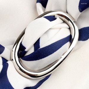 Halsdukar varumärkesdesigner halsduk spänne ring gris näsa metall sjalar knapphållare eleganta stil tillbehör