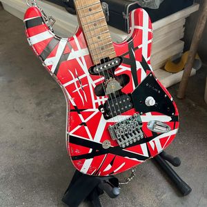 Personalizado Edward Eddie Van Halen Heavy Relic Red Franken Guitarra Elétrica Preto Listras Brancas Ponte Tremolo Captador Inclinado