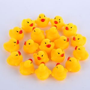 Party Favor Mode Bad Wasser Ente Spielzeug Baby Kleine Ente Spielzeug Mini Gelbe Gummi Enten Kinder Schwimmen Strand Geschenke C20