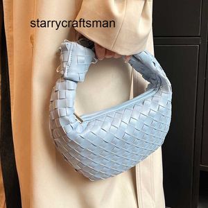 Италия Jodie Botteg Hangbag Маленькая дизайнерская сумка женская универсальная 2023 Новая модная тенденция тканая ручная сумка