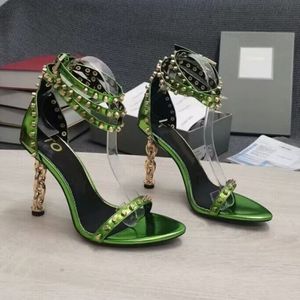 Yaz Gelin Gelinlik Ayakkabıları Sandalet Kadın Pompalar Tom-F-Sandal Bilgi Kayışı Ayna Deri Deri Çivili Başak Pompaları Kutu