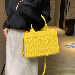 Tote Çanta Tasarımcısı Deri Deri Crossbody Bags Tasarımcı Kadınlar Çanta Yeni Moda Debriyaj Alışveriş Çanta Düz Renk Omuz Çantaları Kadınlar İçin Lüksler Çanta Büyük Çanta