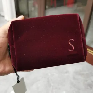 Red Velvet Small Square Bag Fashion Makeup Bag Wine Red 2023 Nya Mini Bags Classic Womens Storage Handväska Plånbok CSD2311163