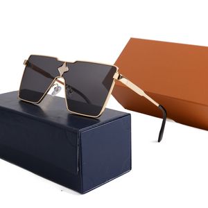 Luxuriöse Designer-Sonnenbrille für Herren, Damen, Herren, Herren-Sonnenbrille, Fashion Attitude, Metalllegierung, Zyklon-UV400-Schutzlinse, quadratisch, voller Rahmen, goldfarben plattiert