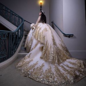 Luxury Champagne Long Sleeve Quinceanera Dresses Beaded Ball Gown Gold Appliques Beads Birthday Party Dress Lace Up vestido de 15 16