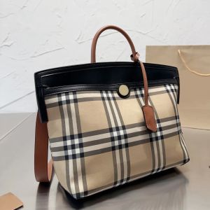 Designer Burberriy Bag Tote Bag Fashion Women Plaid Handväska Luxury Lady All-Match Crossbody axelväska Klassiska ränder Trend stor kapacitet Designer Plånbok 002#