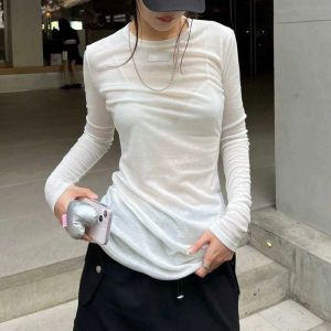 Marca de luxo miu manga comprida camiseta feminina designer sexy em torno do pescoço camisetas pulôver bordado letras camisa de fundo menina quente y2k tshirt