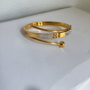 Luxury Gifts Bangle 18K Gold Plated Charm Bangle High Quality Stainless Steel No Fade Bracelets Birthday Love Jewelry Bracelet Wedding Birthday Boutique Jewelry