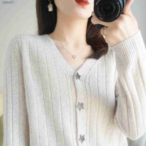 Women's Sweaters New cashmere cardigan women's V-neck star button slim fit sweater jacket short women's solid color bottomed sweater zln231117