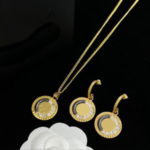 Gioielli placcati oro 18 carati Collane Bracciale Orecchini Anelli Set Grecia Meandro Modello Resina Banshee Testa di Medusa Ciondolo ritratto Compleanno Festa festiva HMS4A002