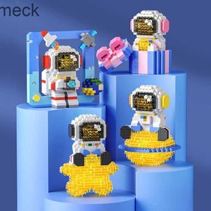 BLOCKS FUNSIKT TOY ASTRONAUT BYGGER BYGGNINGAR MED LIGHT MINI SPACE MOON SATELLIT DIAMOND Block Bricks Constructor Toys For Children