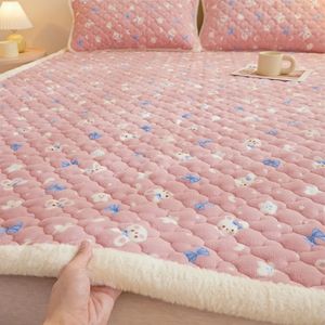 Sängkläder sätter vinter varmt flanell elastiskt band sängöverdrag mjuk non-halp förtjockas fleece madrass topper lakan tunt tatami för hemmasal 231116