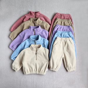 Rompers Milancel Autumn Baby Sports Suit Toddler Fleece Solid Color Hoodies Spädbarnsutrustning 2st 231117