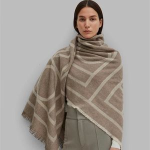 Halsdukar designer märke varm halsduk för kvinnor geometriska fyrkanten förtjockas stor poncho cape pashmina filt sjal wrap kvinnlig lyxig foulard 231117