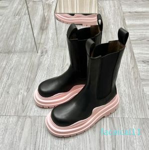 Winter Genuine Leather Chelsea Boots Metal Lock Fashion Flat-heel Martin Short Boots