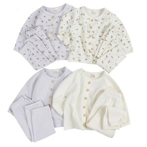 Pyjamas barnkläder koreanska barns pyjamas tvådelar baby hemkläder spädbarn varm underkläder vinterstil grupper baby artiklar 231117