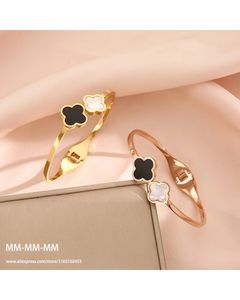 Bangle MM Lucky Four leaves Clover Steel Bracelet for Elegant Women Girls Fashion Black White Shell Jewelry Christmas Gift 231116