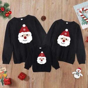 Familj Matchande kläder Familj Julkläder Santa Claus Sweatshirt Mother Daughter Son Matchande tröjor Mommy and Me Clothes Winter Tops 231117