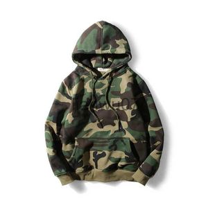 Herrtröjor tröjor 2023 Spring och Autumn New Men's Camouflage Streetwear Tide Brand Loose hoodie Långärmad par tröjor plus sammetrock J231117