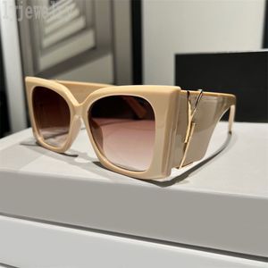 Дизайнерские солнцезащитные очки Summer Beach Sunglass Trendy Letters Знак 742004Y99561000 квадратных винтаж