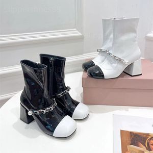 designerskie buty botki z obcasami patent skórzane łańcuchy perłowe blok pięta Krótkie buty Kitten Obcies Czarne białe masywne buty Buty sukienki mody