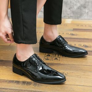 Dress Shoes 2023 Italian Affordable Luxury Fashion Men's Black Business Oxford Patent Leather Green Shoe