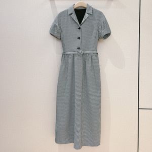 Marca de moda europeia cor cinza lapela pescoço vestido midi de manga curta