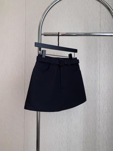 Damen-Shorts für Frühling und Sommer, die das Geheimnis mit Artefakt-Gürtel-Tooling-Halbrock abnehmen