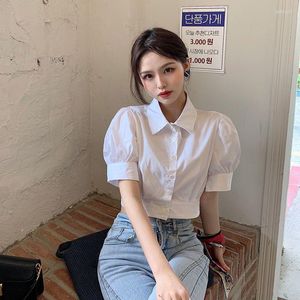 البلوزات النسائية الأزياء الكورية قميص المرأة الصيف ملابس الشباب الأنيقة preppy puff قمصان بيضاء اقتصاص لطيف 2023