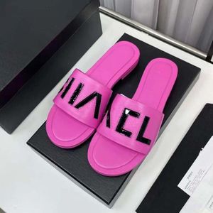 Designer Women Slippers Genuine Leather Flat Sandals 2023 Summer Fashion Beach Letter Drag Nude Black White Brown Matte Women's Slipper