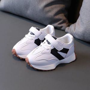 Athletic Outdoor Boys' and Children's Shoes 2022 Fashion Girls' Soft Sports Shoes Running Tenis Children's Tablet Casual Baby Outdoor Sports Shoes 231117