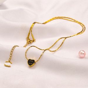 Collane con pendente a doppia lettera di design misto di lusso Placcato oro 18 carati Collana con strass perla Crysatl per donna Accessori per gioielli da festa di nozze da donna