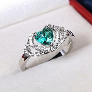 Cluster Rings WPB Premium Women Shiny Heart Emerald Ring Female Luxury Jewelry Brilliant Zircon Design Beautiful Girl's Gift Party