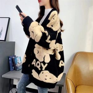 Kadın Sweaters Sonbahar Kadınlar Sweater Hırka Ayı Mektup Deseni Sevimli Gevşek Örme Kaplama Düğmesi Uzun Kollu V Boyun Bayanlar HARDIGAN 231117