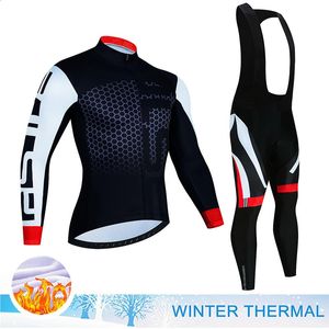 Cykeltröja Ställer in mäns Winter Thermal Fleece Cycling Jersey Set Long Sleeve Bicycle Clothing Mtb Bike Wear Road Bicycle Racing Cykeldräkt 231116