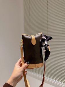 Luxurys designers mini modepåsar äkta läder vik mig påse nano kvinnor axel väska brev handväskor byter plånböcker klassiska kvinnor crossbody afton bagss